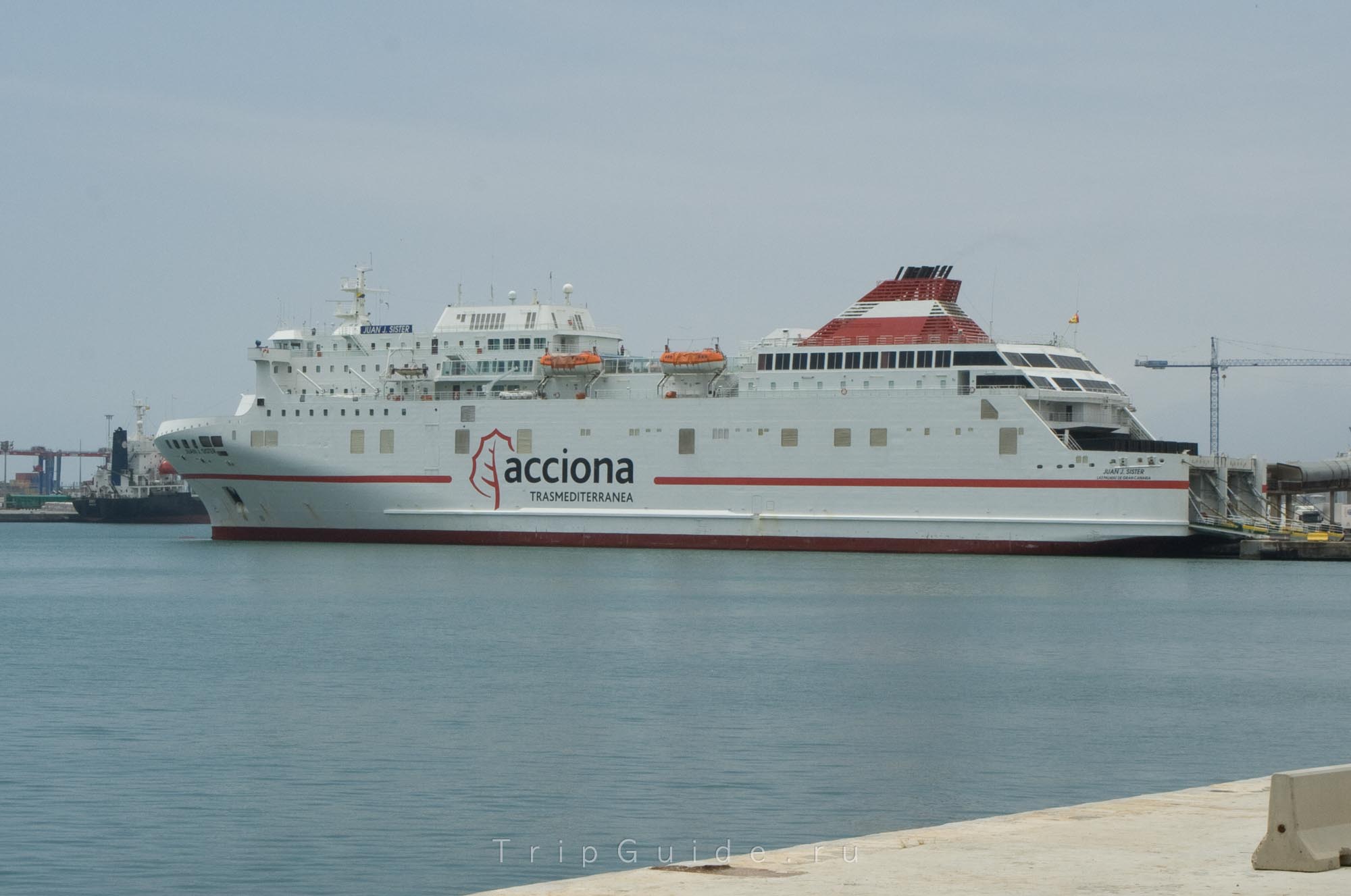 Паром «Juan J. Sister» компании Transmediterranea Acciona, маршрут Малага — Мелилла