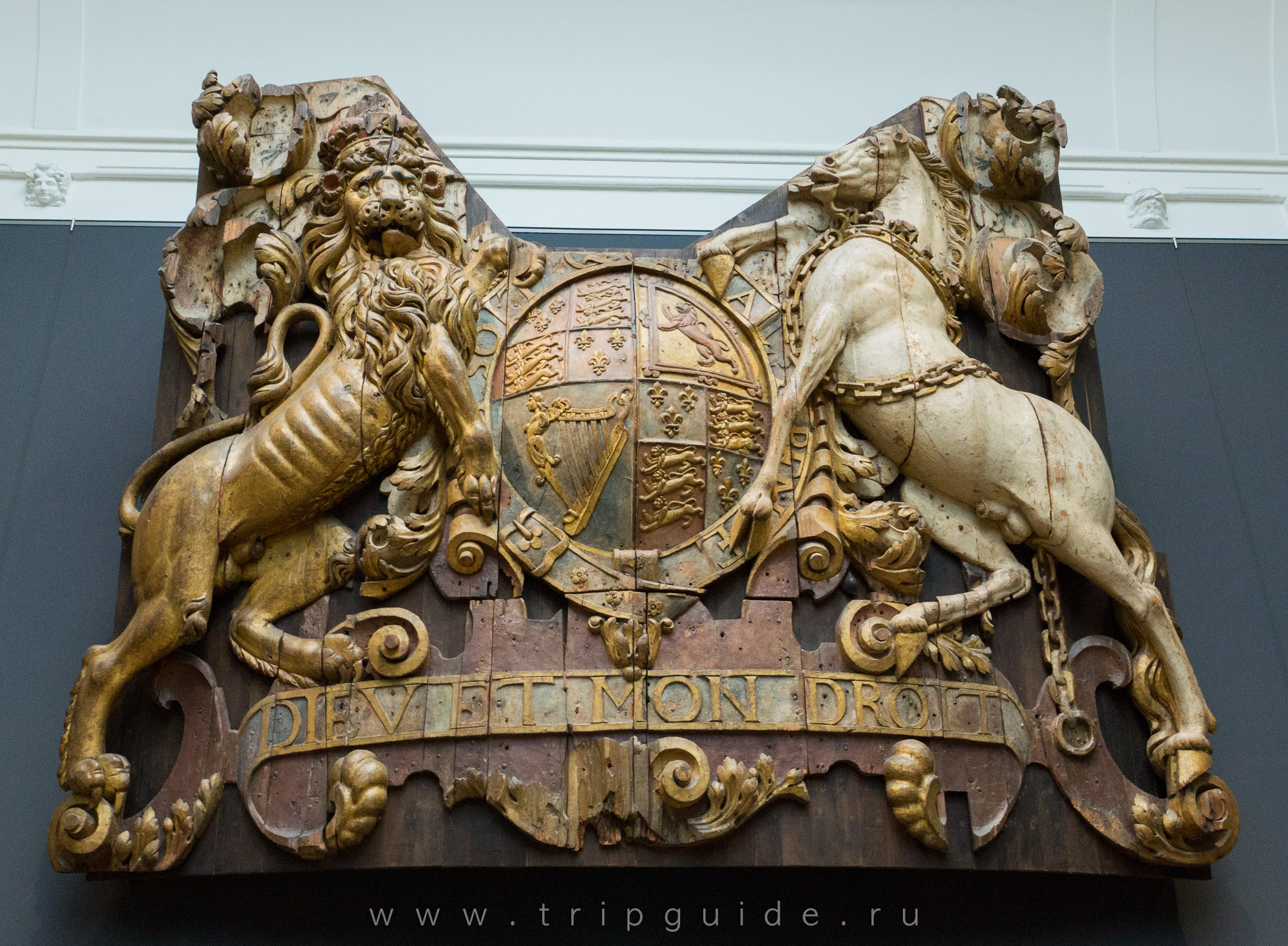 Кормовая резьба с флагмана английского флота Royal Charles. Судно было захвачено в 1667 в английском порту Чатем и символизирует триумф голландского флота