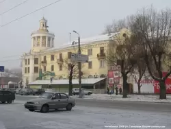 Челябинск, улица Салютная и башня-универсам